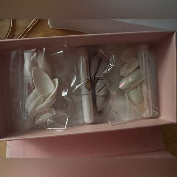 Tips Beauty | Couture medium/long Acrylic Press On Nails, 3-pack - Picture 5 of 6